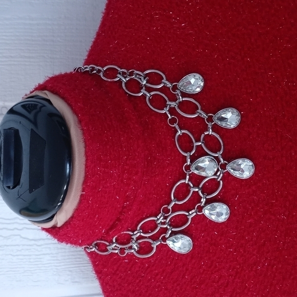 Beautiful crystal necklace 20 inches long - Picture 2 of 5